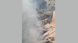 বাড্ডায় ফার্নিচার গুদামের আগুন নিয়ন্ত্রণে