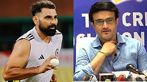 ‘১০ হাজার রান করার পরও বাদ পড়েছিলাম’, শামির প্রসঙ্গে সৌরভ