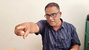 ‘১০ হাজারের মত দিয়া দেন’, এসআইয়ের ভাইরাল অডিও নিয়ে যা জানা গেল