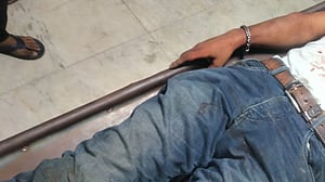 ‘দৌড় দিবি না’ বলে গুলি, একজন খুন, আহত ১