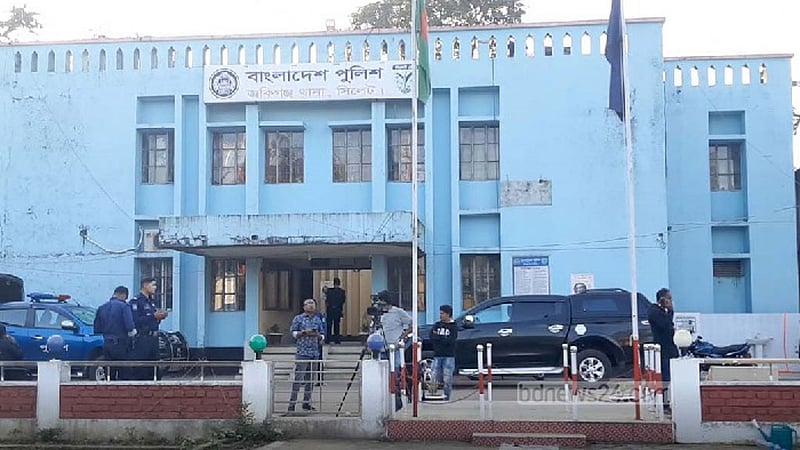 সিলেটে সিলিং ফ্যানে ঝুলছিল মা-মেয়ের লাশ