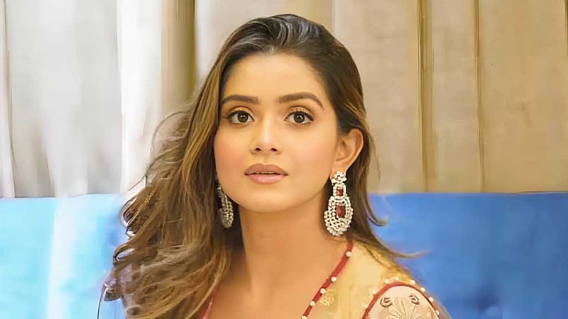 তানজিন তিশার শাড়ির মামলা: পিবিআইয়ের প্রতিবেদনে সানায়ার আপত্তি