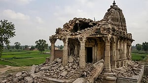 মাদ্রাসার জন্য পাকিস্তানে ভাঙা হল ১০০ বছরের পুরোনো মন্দির