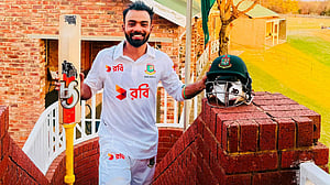 হদয় ২০৪*, জাকের ৯৪, সাইফ উদ্দিন ৮৭