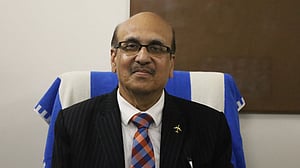 এডাস্টের নতুন উপাচার্য যোগ দিলেন অধ্যাপক জাকির হোসন