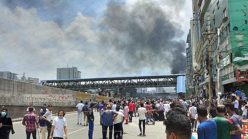সহিংসতার মধ্যে আবার তিন দিনের সাধারণ ছুটি