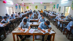 এইচএসসিতে বসছে পৌনে ১৩ লাখ শিক্ষার্থী