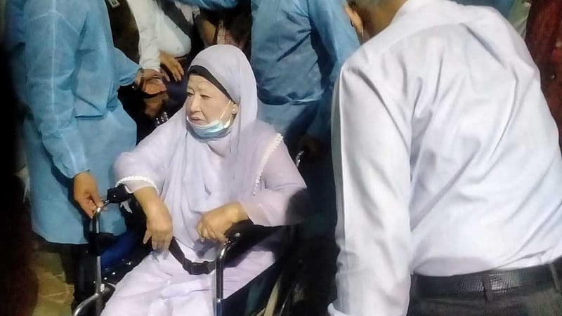 খালেদা জিয়া বাসায় ফিরছেন বিকালে