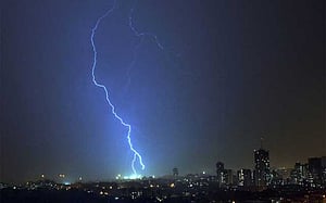 সিলেটে মাছ ধরতে গিয়ে বজ্রপাতে প্রাণ গেল শিশুর