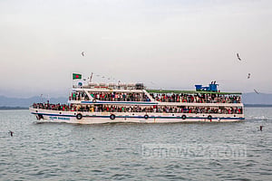যাত্রী সংকটে সেন্ট মার্টিনে যাচ্ছে না জাহাজ