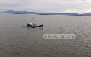 নাফ নদীতে চোরাকারবারিদের গুলিতে বিজিবির ২ সদস্য আহত