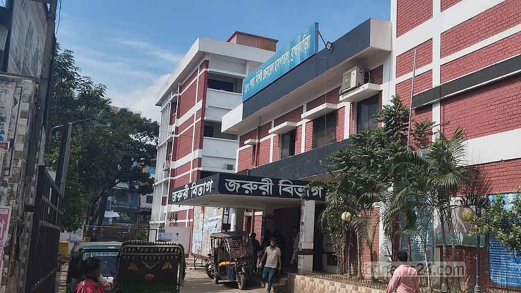 বাড়ির দখল নিতে বাবার হাত-পায়ের রগ কেটে দেওয়ার অভিযোগ