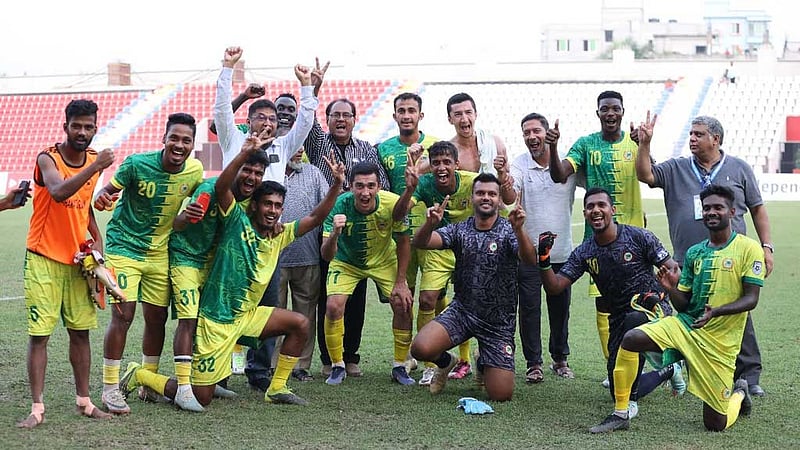 মোহামেডানকে হারিয়ে রহমতগঞ্জের চমক
