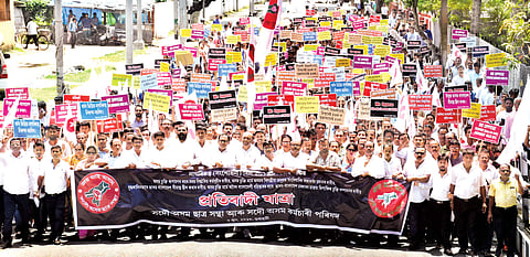 নাগরিকত্ব বিল রদের দাবিতে আসু,এসএকেপি-র রাজভবন যাত্ৰা