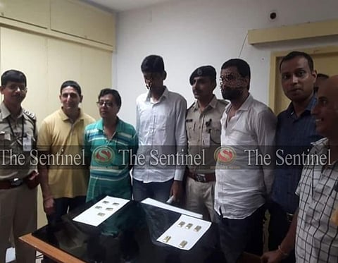 গুয়াহাটি,শিলচর বিমান বন্দরে ৩ ব্যক্তির কাছ থেকে দুই কেজি সোনা উদ্ধার