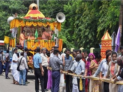 মহানগরীতে ইসকনের রথযাত্ৰায় ভক্তের ঢল