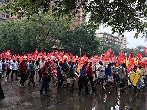দিল্লিতে কৃষক মজদুর সমাবেশ,সংসদ অভিমুখে যাত্ৰা প্ৰতিবাদকারীদের