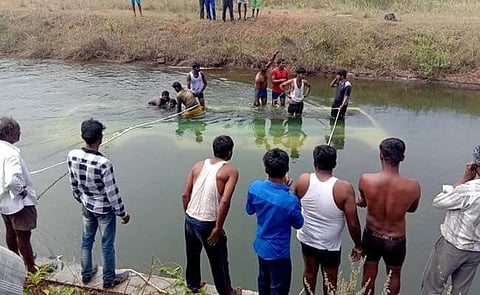কর্নাটকে যাত্ৰীবাস খালে,নিহত ২৫