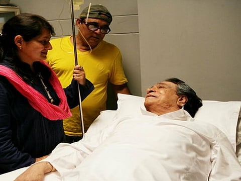 খারাপ হচ্ছে কাদের খানের শারীরিক অবস্থা ক্রমশ , আরোগ্য-কামনায় টুইট করলেন বিগ বি