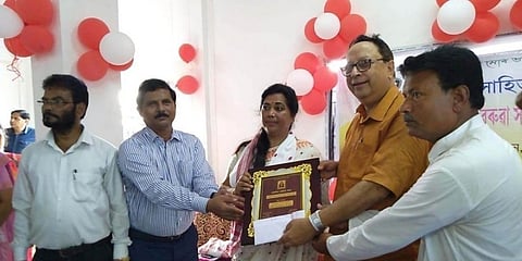 ভাষা ওজা হেমচন্দ্ৰ বরুয়া পুরস্কারে সম্মানিত অনুরাধা শর্মা পূজারী