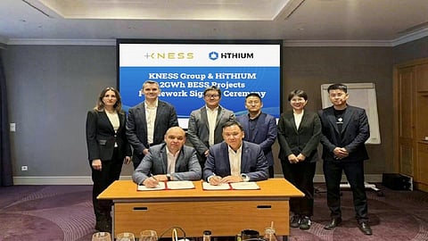The partnership has outlined phased deliveries including multiple BESS durations, with initial 400 MWh scheduled for early 2026. Image Credit: HiTHIUM

