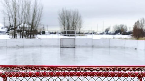 Ice hockey net outside