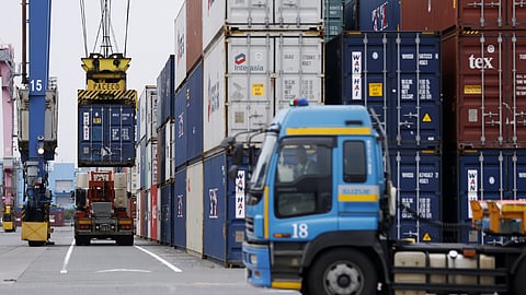 Trump delays tariffs, pressures trade partners with 25% threat and tight deadline