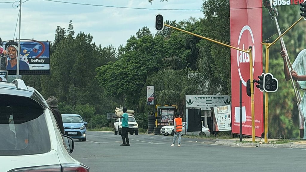 Johannesburg’s traffic lights are crumbling, leaving streets in chaos