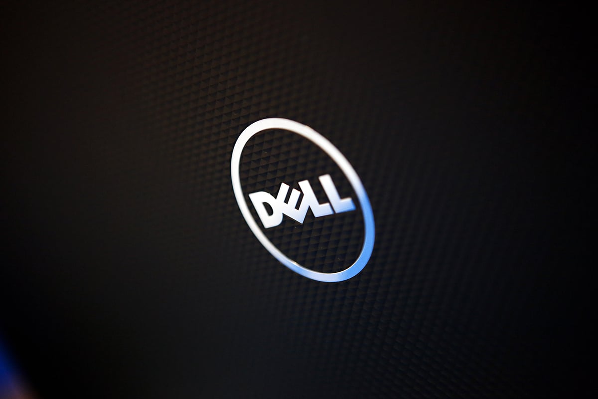 Dell takes aim at Apple with a $699 touch-screen laptop