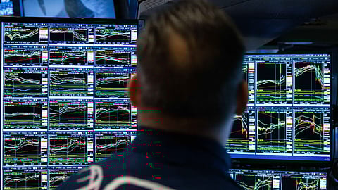 Stocks navigate a ‘Fog of Uncertainty’ amid rising global risks