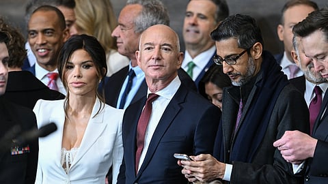 FT: Bezos’ Trump pivot – Business, fear, or pragmatic play?