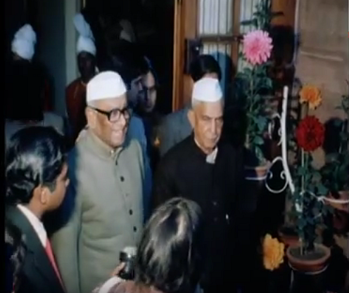 Sanjiva Reddy (centre). (Photo Courtesy: YouTube Screengrab/ AP)
