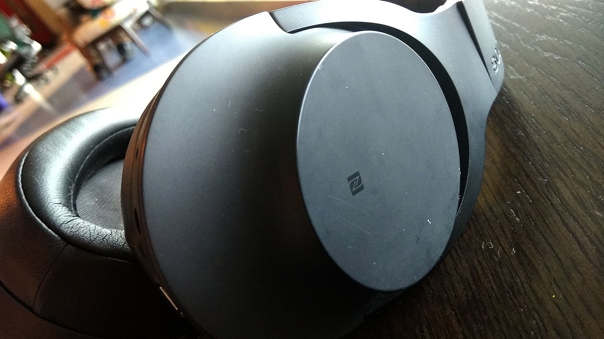 You get Bluetooth as well as NFC options on the h.ear MDR-100abn. (Photo: <b>The Quint</b>)