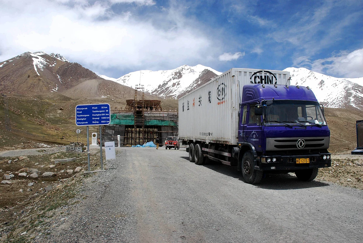 China-Pakistan trade route (Photographer: Mani Rana/Bloomberg) 