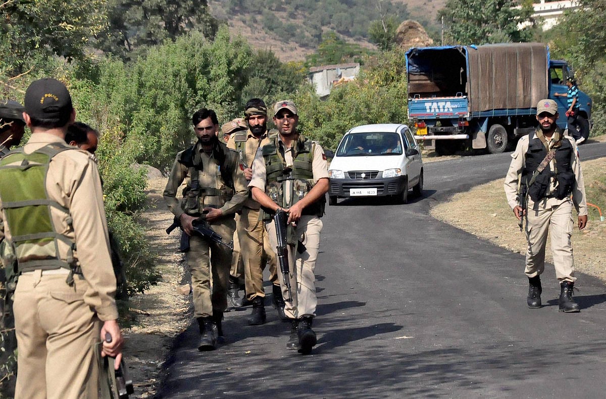 <div class="paragraphs"><p>Army Jawans &amp; Jammu Kashmir Police during a search operation (Source: PTI)</p></div>