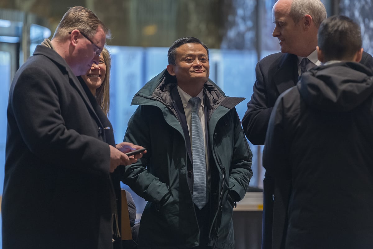 Billionaire Jack Ma, chairman of Alibaba Group Holding Ltd., arrives in the lobby of Trump Tower in New York, U.S., on Monday, January 8, 2017. (Photographer: Albin Lohr-Jones/Pool via Bloomberg)