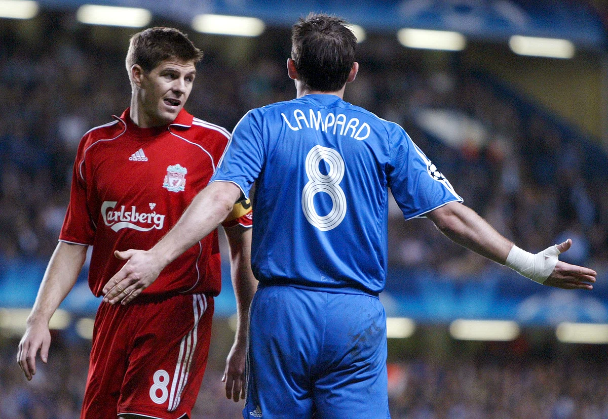 Steven Gerrard of Liverpool, left, plays alongside Frank Lampard of Chelsea during the first game of their UEFA Champions League semi-final match at the Stamford Bridge stadium in London, nearly two years after Luis Garcia’s ostensibly “Ghost Goal” (Photographer: JS Ghatora/Bloomberg News)