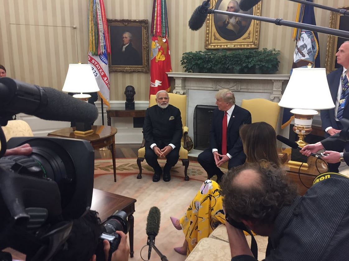 

U.S. President Donald Trump and Prime Minister Narendra Modi speak to members of the media in the Oval Office. (Source: <a href="https://twitter.com/smitaprakash">@<b>smitaprakash</b></a>)