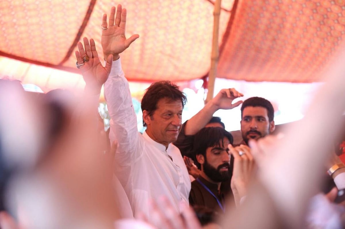 <div class="paragraphs"><p>Former Pakistani PM Imran Khan alive. (Source: @ImranKhanPTI/Twitter)</p></div>