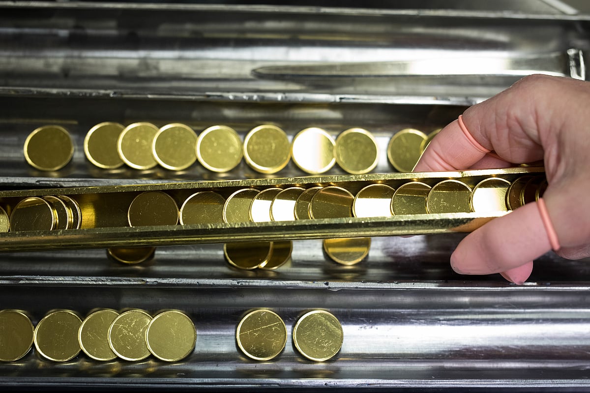 A new instrument to hedge risk in gold investments 