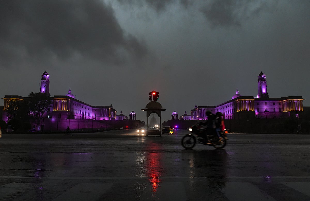 A view of the Vijay Chowk and Raisina Hill during a thunderstorm, in New Delhi. (Source: PTI)
