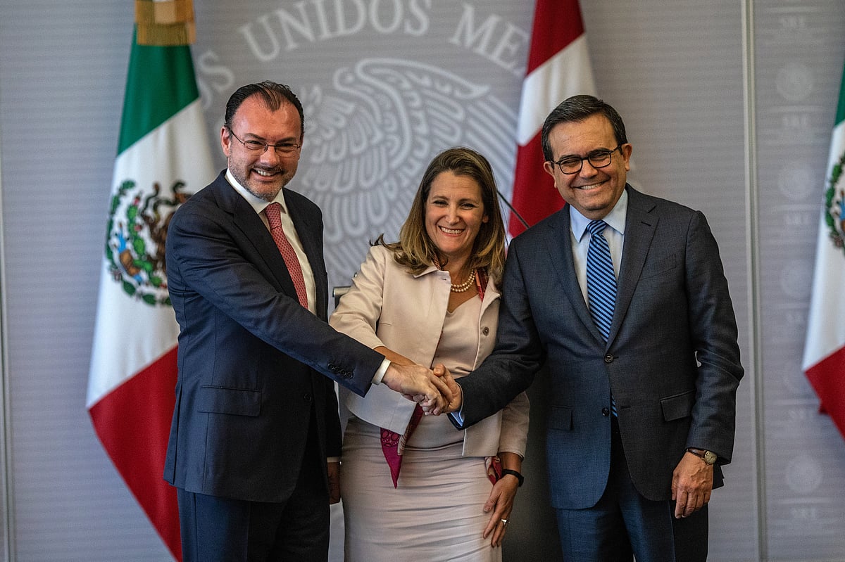 Luis Videgaray, Mexico’s foreign minister, from left, Chrystia Freeland, Canada’s minister of foreign affairs, and Ildefonso Guajardo Villarreal, Mexico’s secretary of economy,  during a news conference in Mexico City, on July 25, 2018. (Photographer: Alejandro Cegarra/Bloomberg)