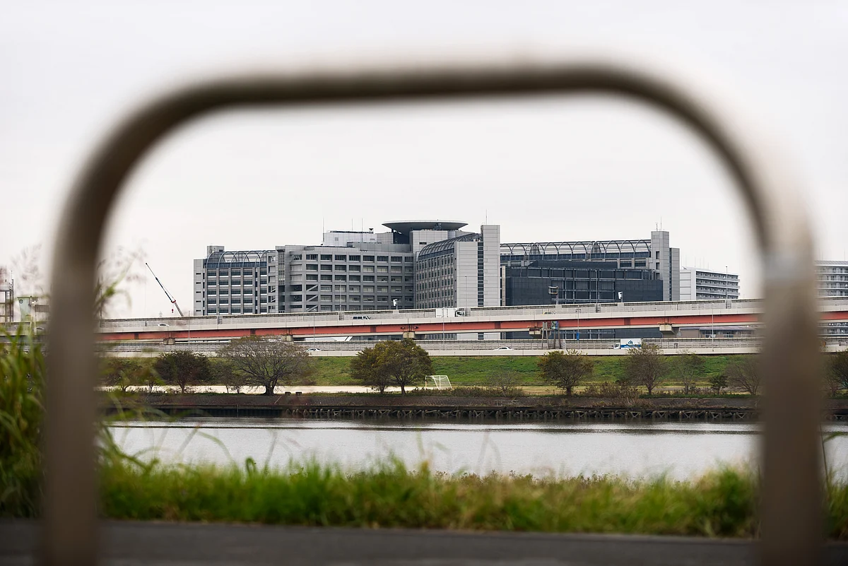 Nissan Motor Co. Chairman Carlos Ghosn is being held at Tokyo’s detention house, according to the Nikkei. (Photographer: Akio Kon/Bloomberg). 