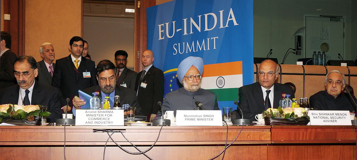 Prime Minister Manmohan Singh at the India-EU Summit, in Brussels, on Dec. 10, 2010. (Photograph: PIB)<a href="http://pibphoto.nic.in/photo//2010/Dec/l2010121032447.jpg"><i><br></i></a>