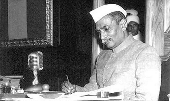 (Photo Courtesy: <a href="http://parliamentofindia.nic.in/ls/debates/facts.htm">Parliament of India</a>)