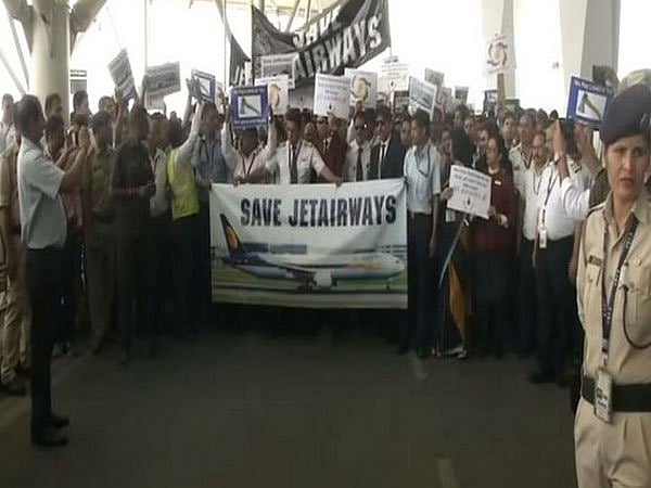  Jet Airways’ employees seek Prime Minister Narendra Modi’s intervention to help them out. (Image courtesy: ANI)