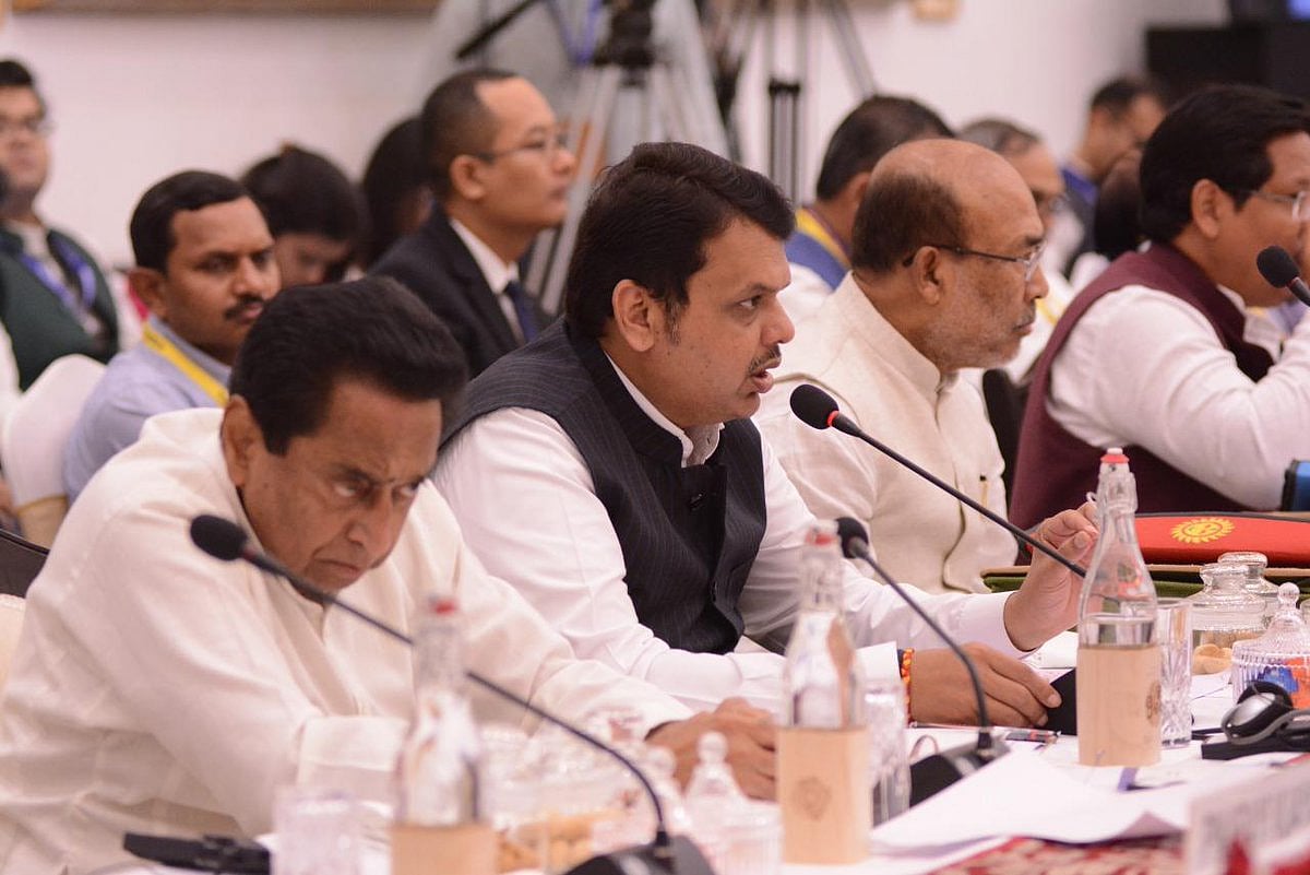 Madhya Pradesh CM Kamal Nath and Maharashtra CM Devendra Fadnavis. (Source: NITI Aayog)