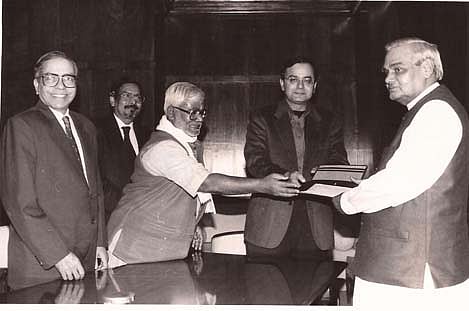 Arun Jaitley with then Prime Minister Atal Bihari Vajpayee. (Photograph: Arun Jaitley’s website)