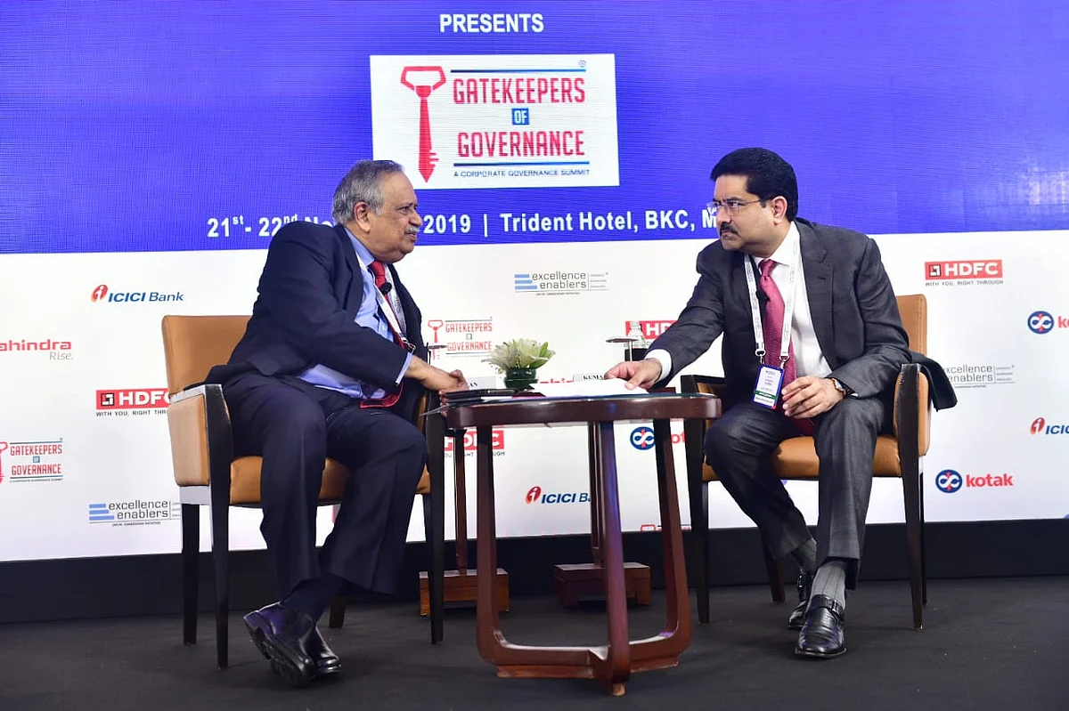 M Damodaran (left) and Kumar Mangalam Birla at the Gatekeepers of Governance conference. (Photo: Jyotiprakash Rout/BloombergQuint)