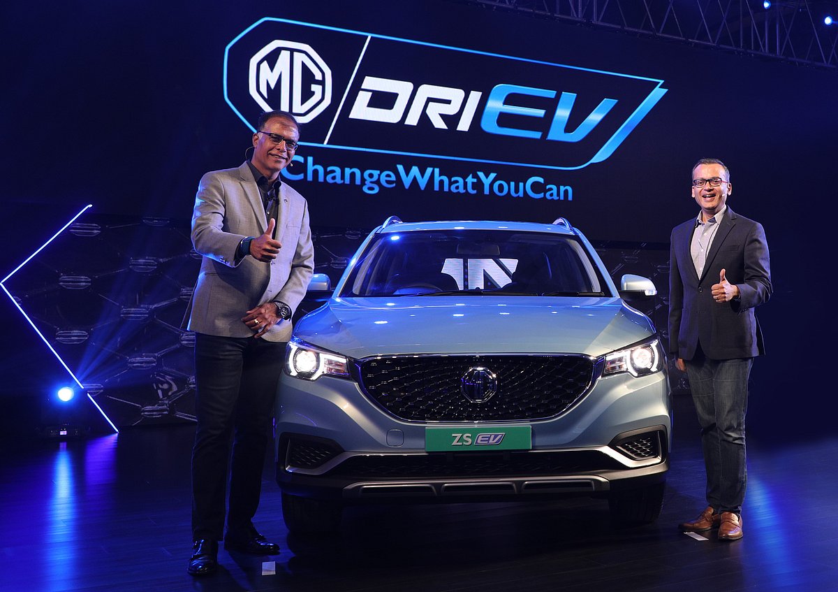 MG Motor India MD Rajeev Chaba, left, at the unveil of the MG ZS EV in New Delhi, India, on Thursday, Dec.5, 2019. (Photo: MG Motor India)